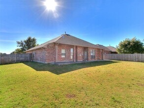 8401 NW 107th St in Oklahoma City, OK - Building Photo - Building Photo