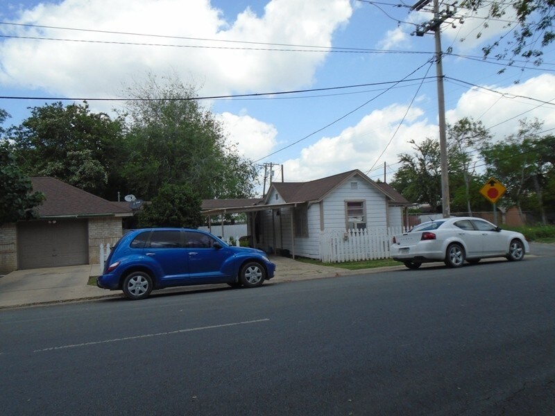 1720 Galveston Ave in McAllen, TX - Building Photo