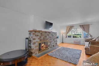 44 Garden St in Farmington, CT - Building Photo - Building Photo