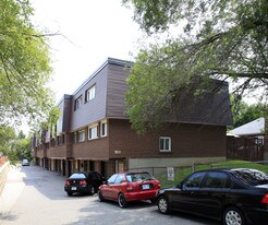 1185 Birchmount Rd in Toronto, ON - Building Photo