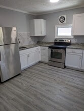 21000 Crystal Ave in Euclid, OH - Building Photo - Building Photo