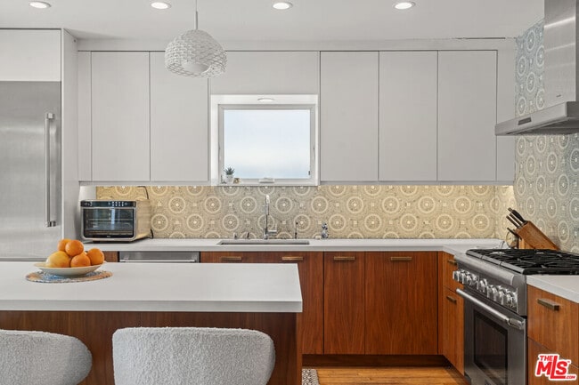 property at 1954 Federal Ave