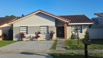 14470 SW 96th Terrace in Miami, FL - Building Photo