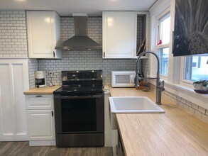 34 Bacheller St in Newport, RI - Building Photo - Building Photo