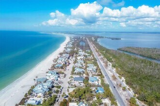 2420 24th St W in Boca Grande, FL - Building Photo - Building Photo