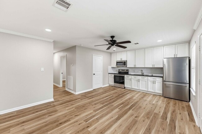 1121 Edgewood Dr in Richmond, TX - Building Photo - Building Photo