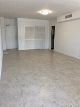 401 69th St-Unit -L-111 in Miami, FL - Building Photo - Building Photo