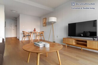 130 W 15th St in New York, NY - Building Photo - Building Photo
