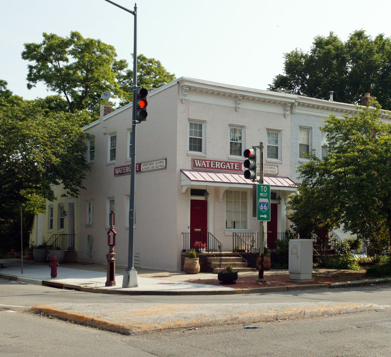 2639 Eye St NW in Washington, DC - Building Photo