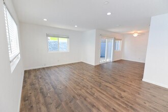 257 Avenida Victoria in San Clemente, CA - Building Photo - Building Photo