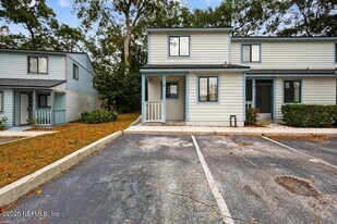 10 Moultrie Creek Cir in St. Augustine, FL - Building Photo