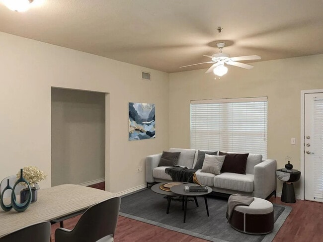 Pine Crest Apartments in Covington, LA - Building Photo - Building Photo