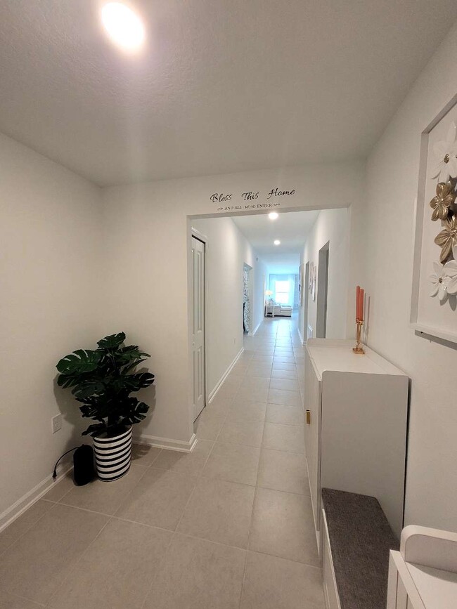 2319 Green Valley St in Daytona Beach, FL - Building Photo - Building Photo