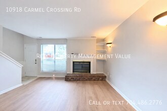 10918 Carmel Crossing Rd in Charlotte, NC - Building Photo - Building Photo