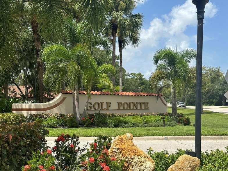 7260 Golf Pointe Way, Unit 6400C203 in Sarasota, FL - Building Photo