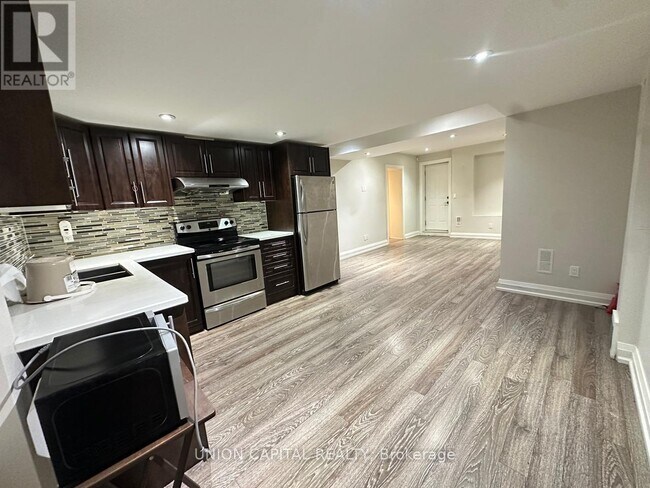 163 Elmwood Ave in Richmond Hill, ON - Building Photo - Building Photo