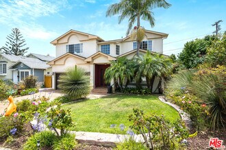 6074 W 75th Pl in Los Angeles, CA - Building Photo - Building Photo