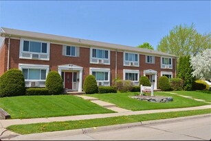 4915 Briarwood Ave, Unit Apartment 8 in Royal Oak, MI - Building Photo