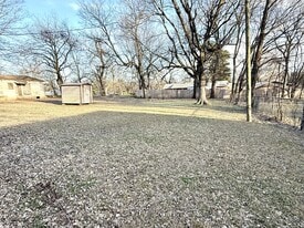 306 N Neshoba St in Tishomingo, OK - Building Photo