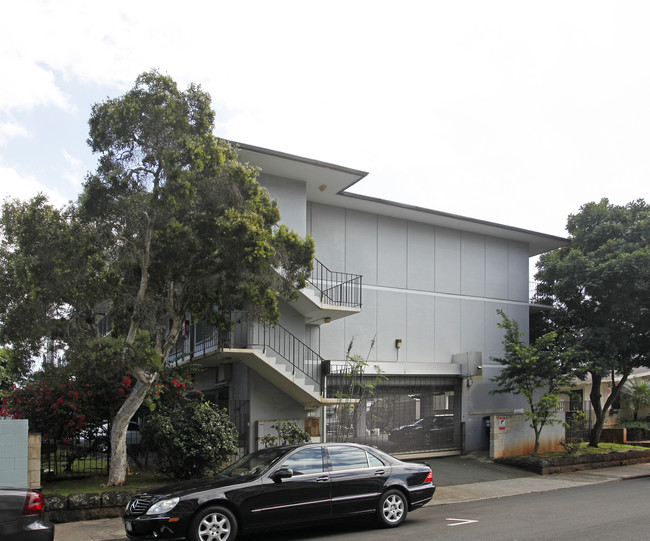 1825 Anapuni St