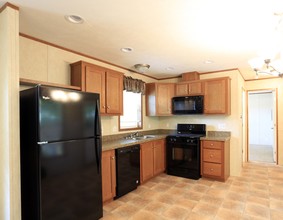 Kinnebrook Estates in Monticello, NY - Foto de edificio - Interior Photo