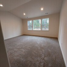 17026 Kasserman Dr in Bend, OR - Building Photo - Building Photo