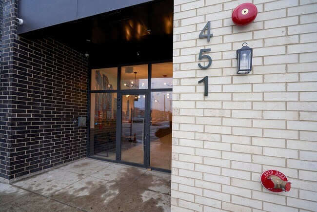 503 E Pershing Rd in Chicago, IL - Building Photo - Building Photo