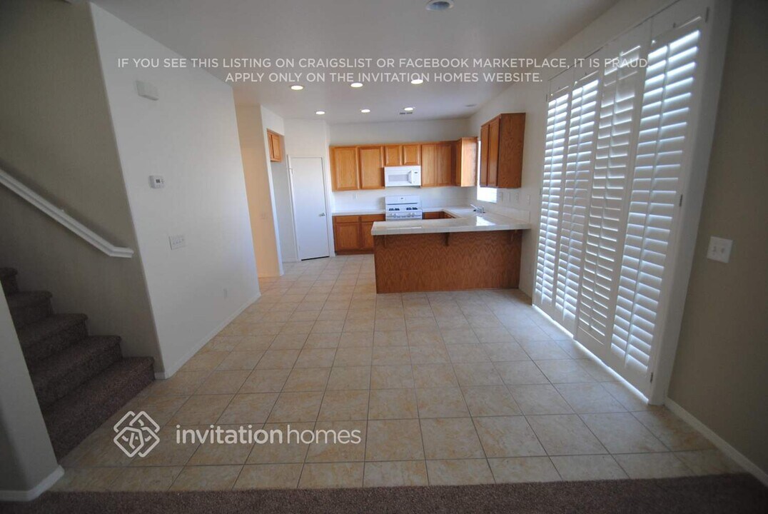 2107 Bosc Ln in Palmdale, CA - Building Photo