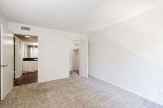 The Villas at Woodland Hills in Woodland Hills, CA - Building Photo - Building Photo