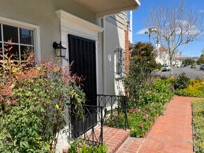 1054 Masselin Ave in Los Angeles, CA - Building Photo - Building Photo