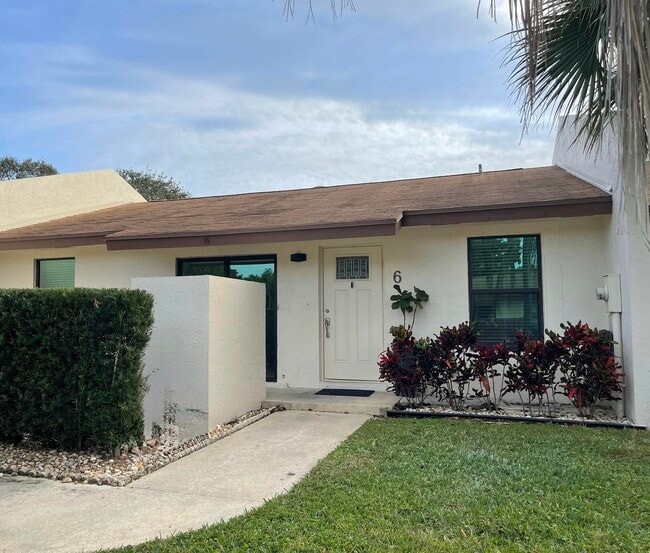 property at 6 Chelsea Ln