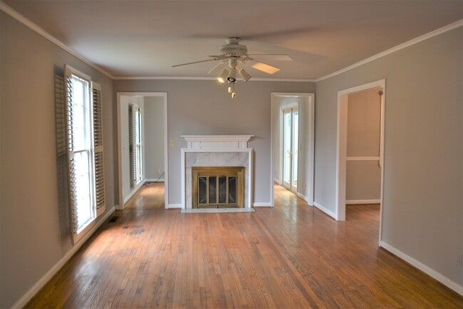 388 Collier Rd NW in Atlanta, GA - Building Photo - Building Photo