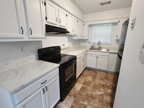 8186 Valley Ridge Trail in Memphis, TN - Building Photo - Building Photo