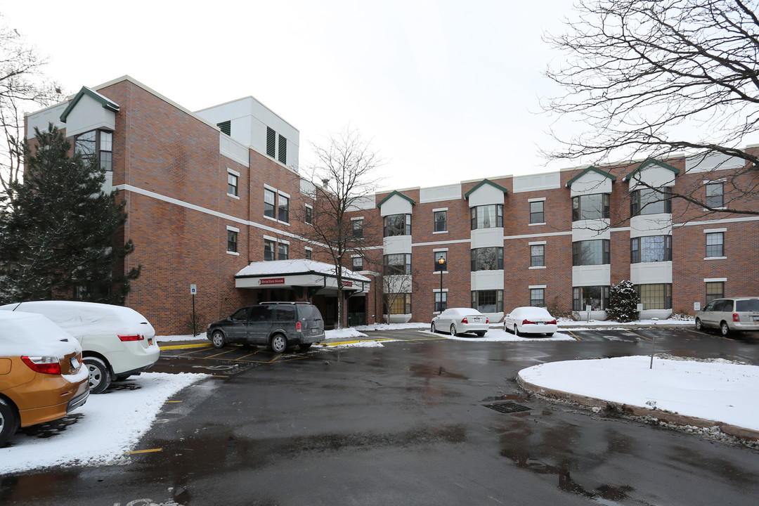 River Edge Manor in Rochester, NY - Building Photo