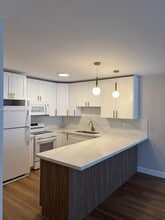 6070 W 19th Ave in Hialeah, FL - Building Photo - Building Photo