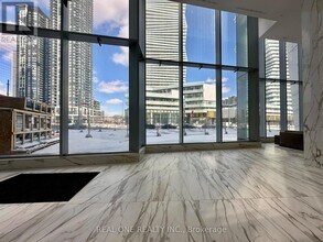 448 Burnhamthorpe Rd W in Mississauga, ON - Building Photo - Building Photo