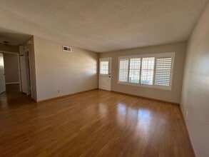 1461 W Mayberry Ave in Hemet, CA - Building Photo - Building Photo