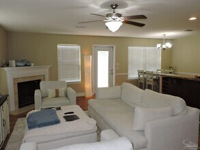 3885 Weatherstone Cir in Pensacola, FL - Building Photo - Building Photo