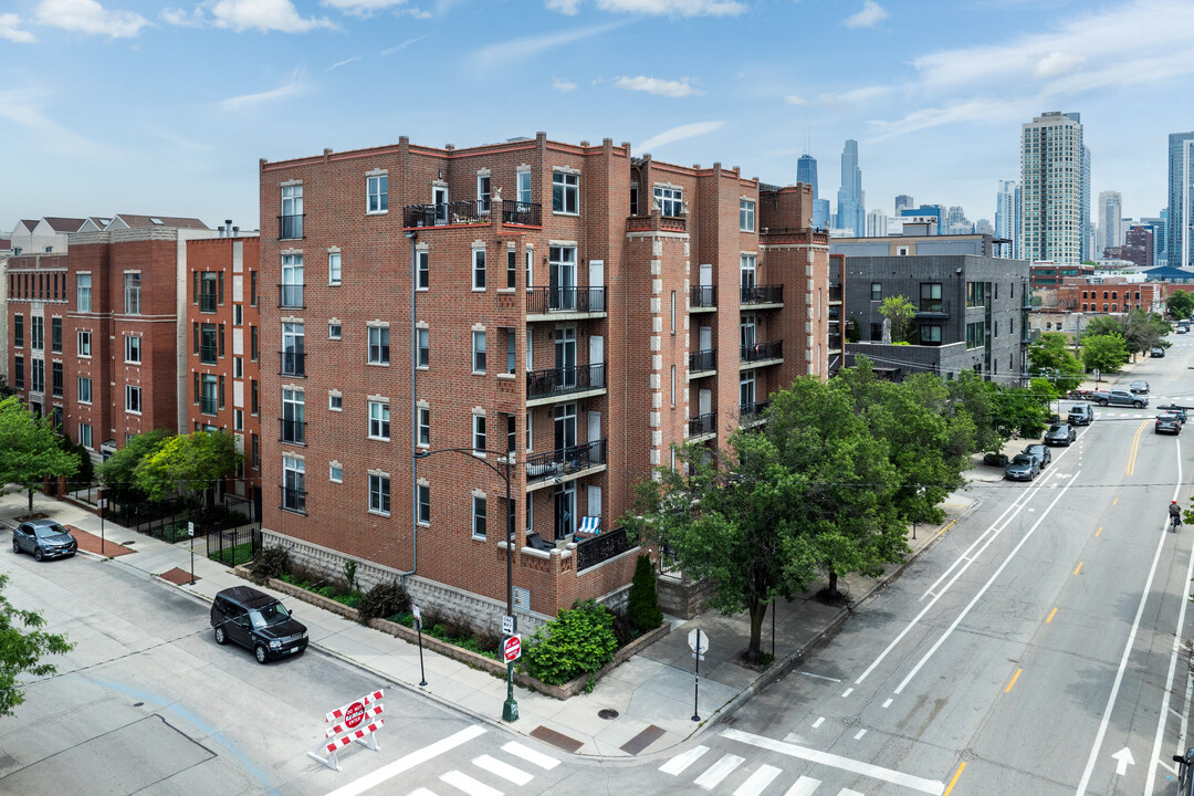 Halsted Hubbard Condominiums in Chicago, IL - Building Photo