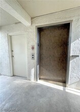 260 Southbay Dr in Naples, FL - Building Photo - Building Photo