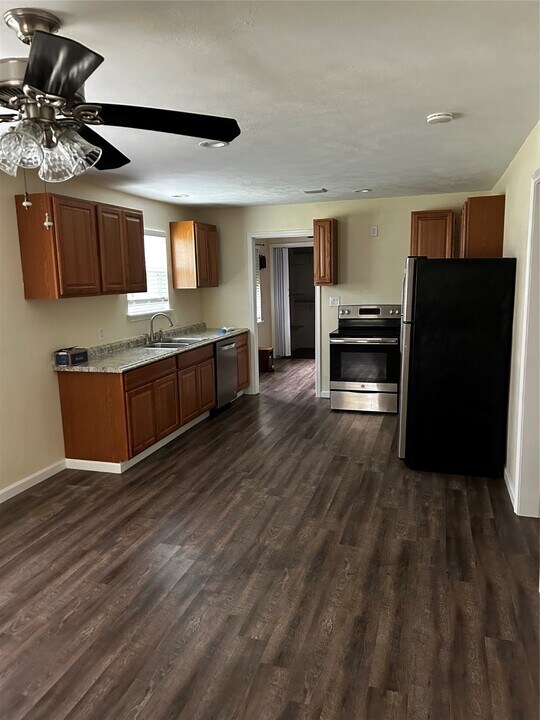17811 Bamwood Rd in Houston, TX - Foto de edificio
