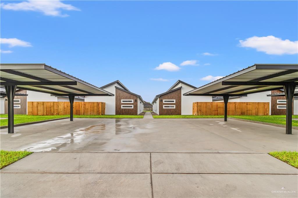 1404 Platinum Dr in Pharr, TX - Building Photo