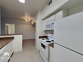 9620 W Russell Rd, Unit 1125 in Las Vegas, NV - Building Photo - Building Photo