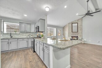 1807 Palo Duro St in Friendswood, TX - Building Photo - Building Photo