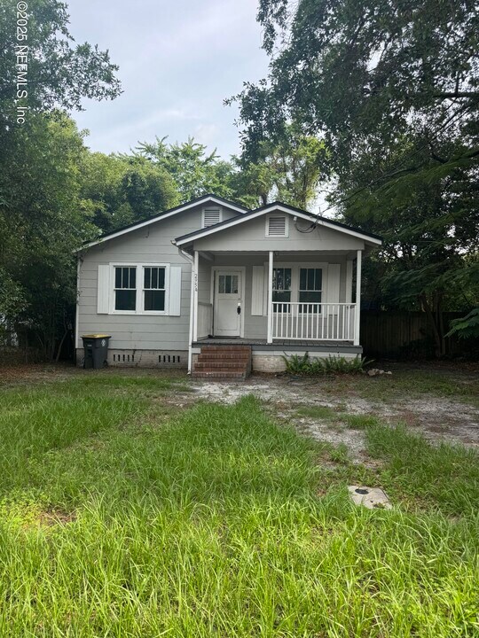 2954 Phyllis St in Jacksonville, FL - Building Photo