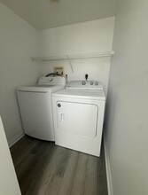 100 Crestwood Ct N in Royal Palm Beach, FL - Building Photo - Building Photo