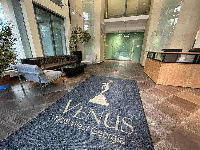 1239 W Georgia St in Vancouver, BC - Building Photo - Building Photo