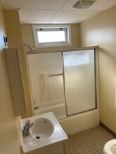 1105 Hutton St in Troy, NY - Building Photo - Building Photo