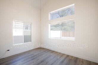 24078 Whistling Swan Rd in Murrieta, CA - Building Photo - Building Photo