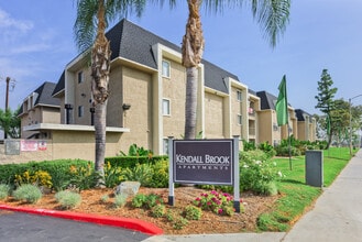 Kendall Brook Apartments in San Bernardino, CA - Foto de edificio - Building Photo